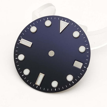 Gradient-colored Luminous Dial