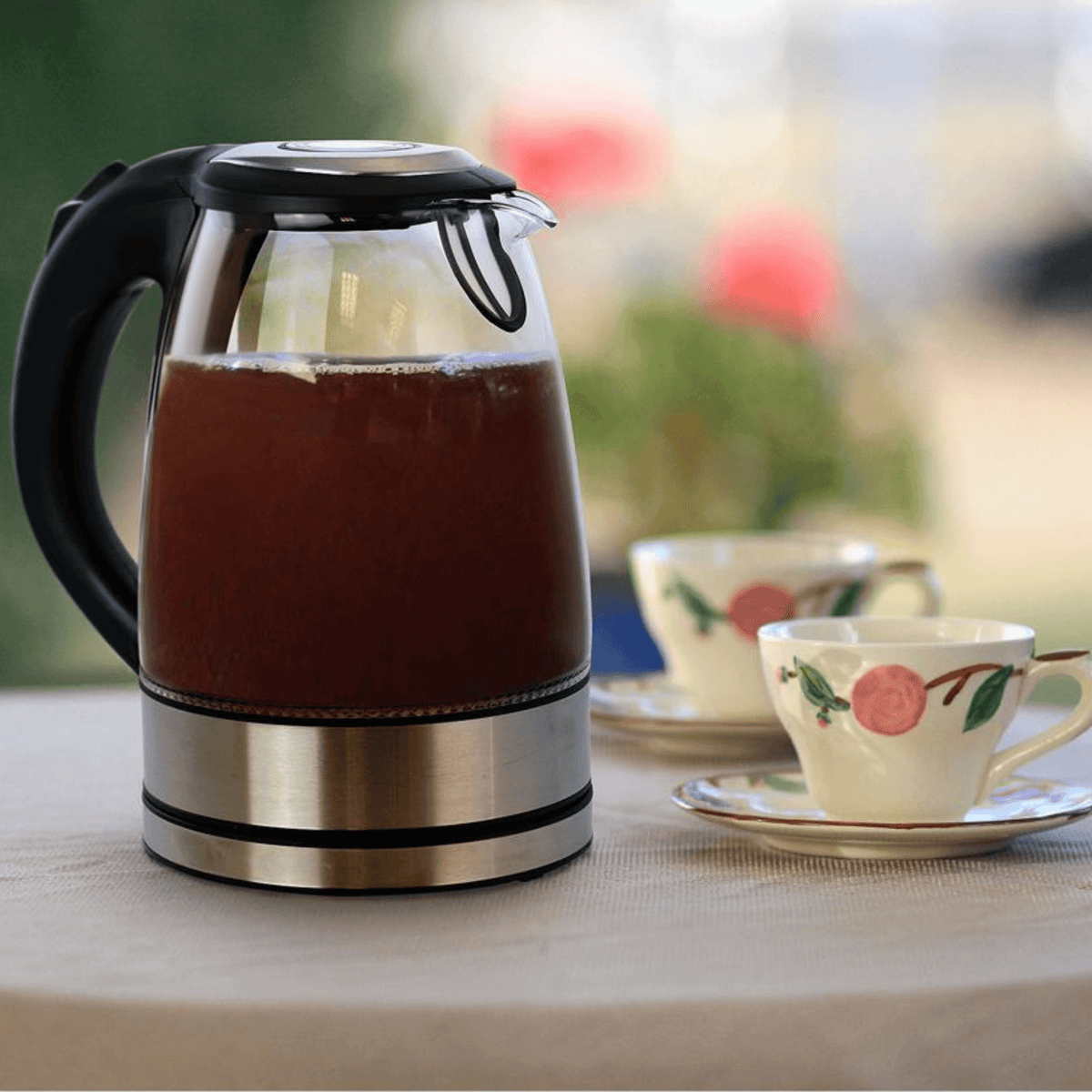 Better Chef 1500W 7-Cup Cordless Electric Borosilicate Glass Kettle with 360 Degree Swivel Base