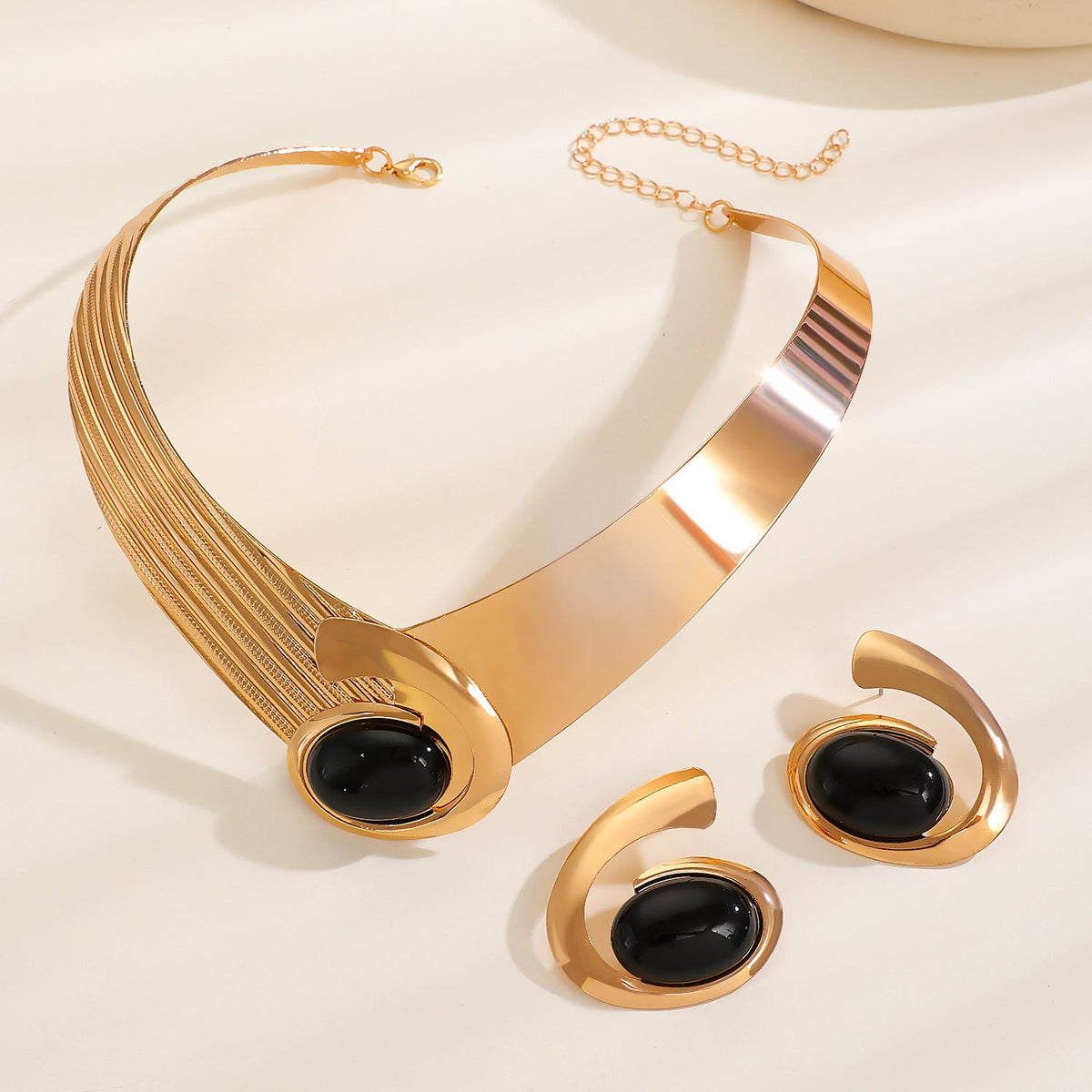 Womens Versatile Earring And Necklace Jewelry Set